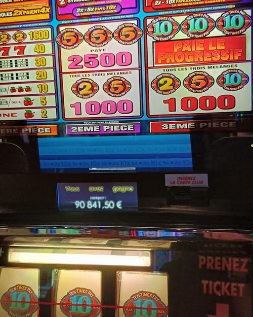 Photo de la machine à sous classique du Casino Circus de Briançon sur laquelle le jackpot de 90 841 € a été gagné.